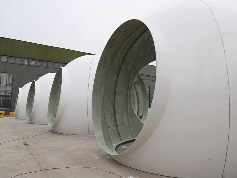 Wind turbine guide cover